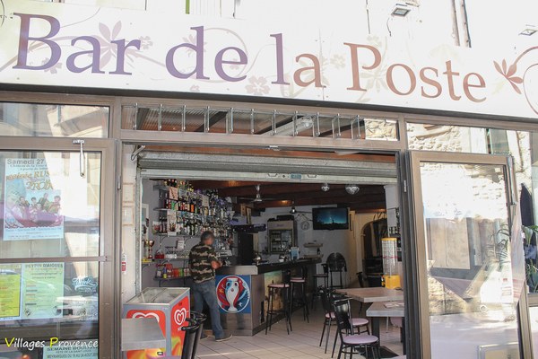 Le Bar de la Poste à la Tour D'Aigues - Bar Glacier Crêperie