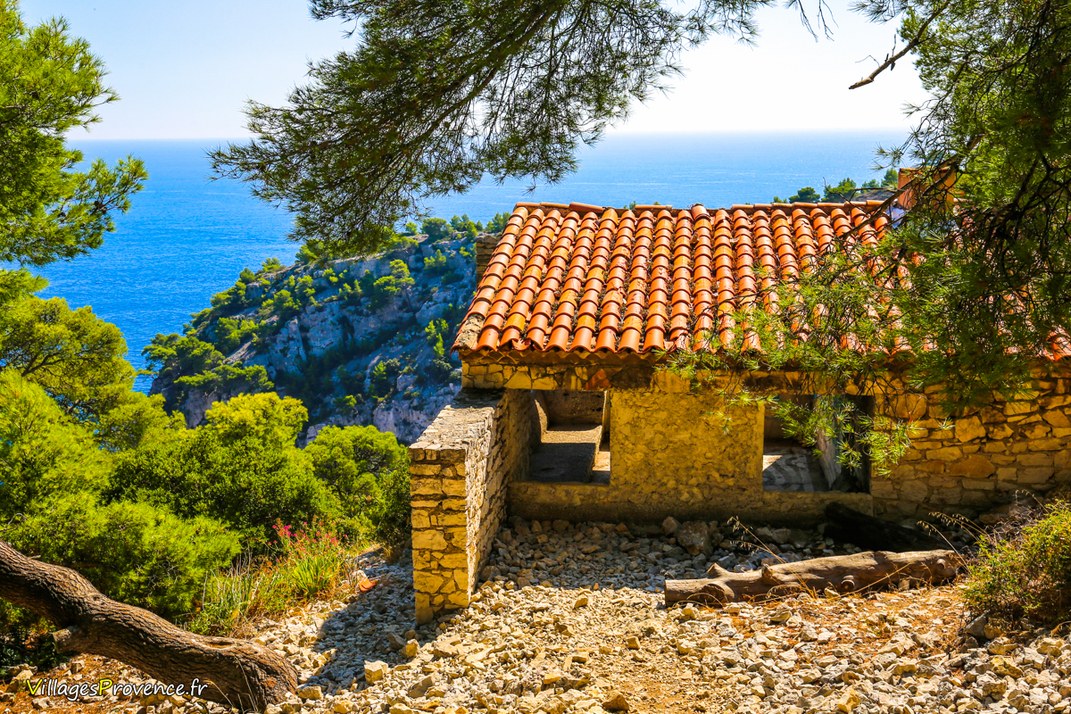 Refuge - Piolet - Marseille